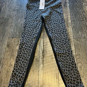 Charcoal jagger 7/8 legging size small ALLFENIX